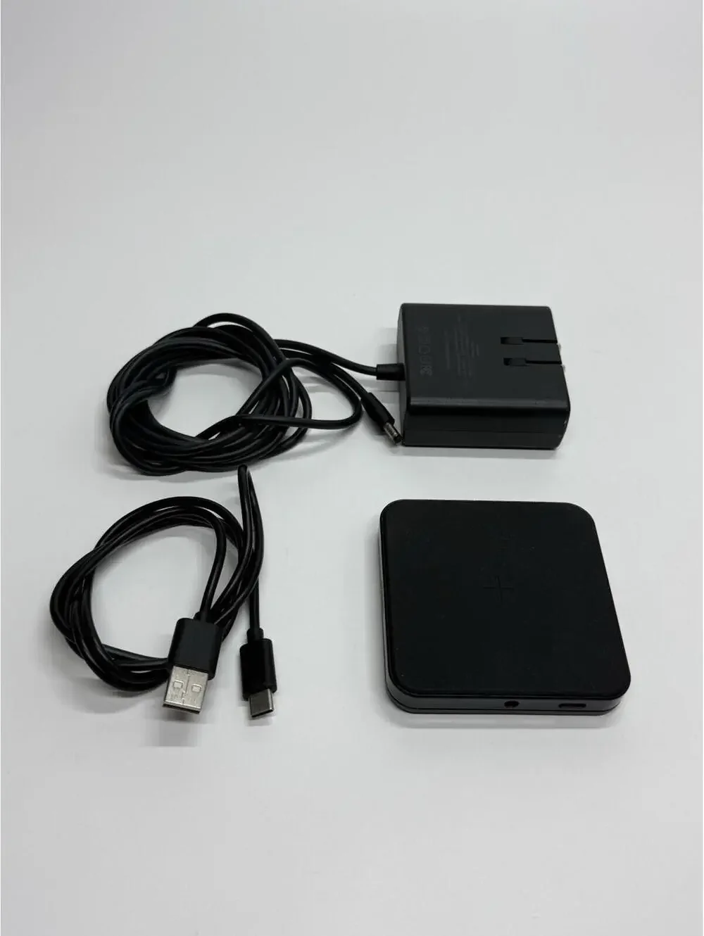 Ubio Labs AWC1098 AB V 15-Watt Qi-Certified Wireless Cellphone Charging Pad
